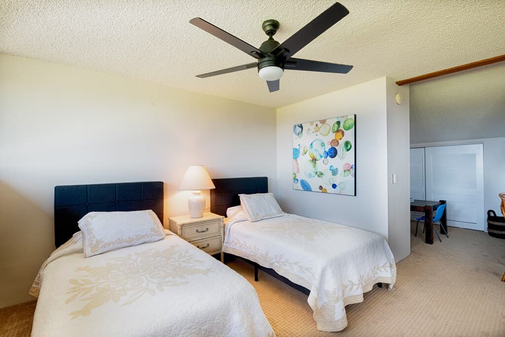 Condo in Kailua-Kona · ★4.79 · 3 bedrooms · 4 beds · 2 private baths - Photo 3