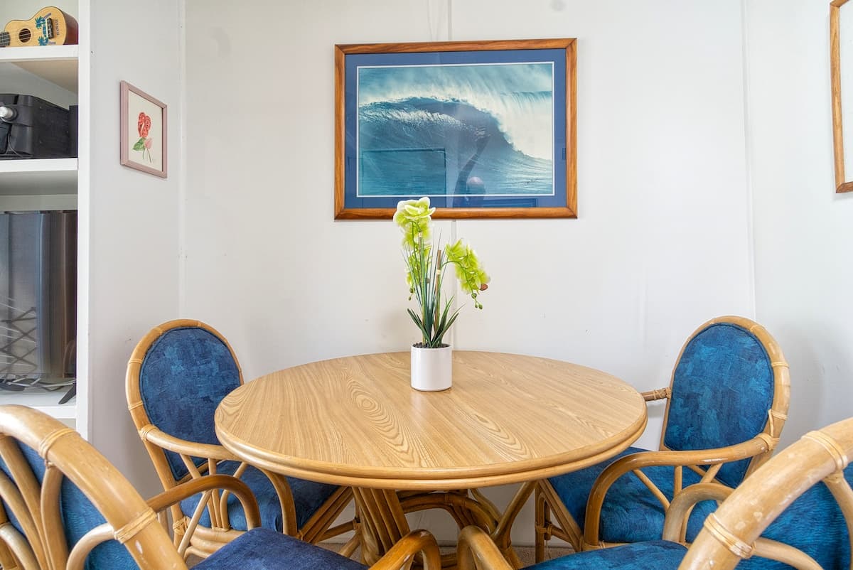 Condo in Kailua-Kona · ★4.47 · 1 bedroom · 2 beds · 1 bath - Photo 4