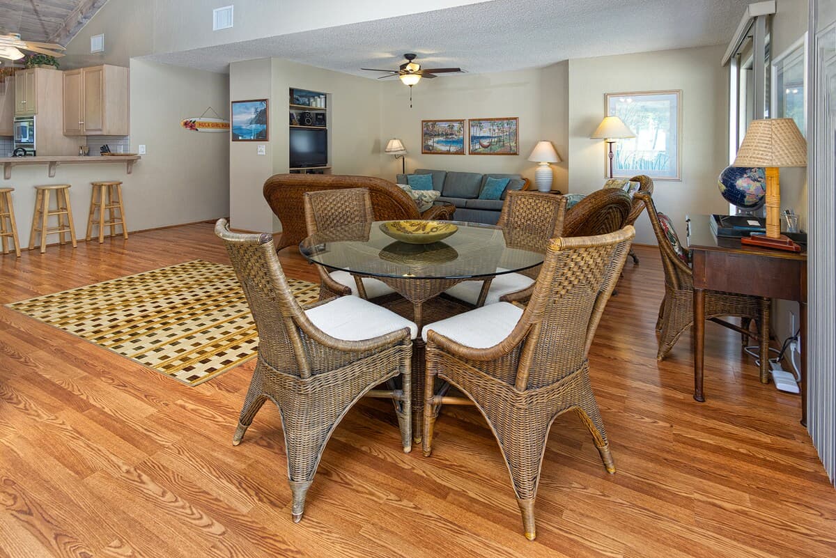Home in Kailua-Kona · ★4.53 · 2 bedrooms · 2 beds · 2 baths - Photo 5