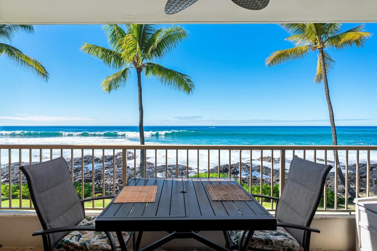 Condo in Kailua-Kona · ★4.68 · 1 bedroom · 2 beds · 1 bath - Photo 1
