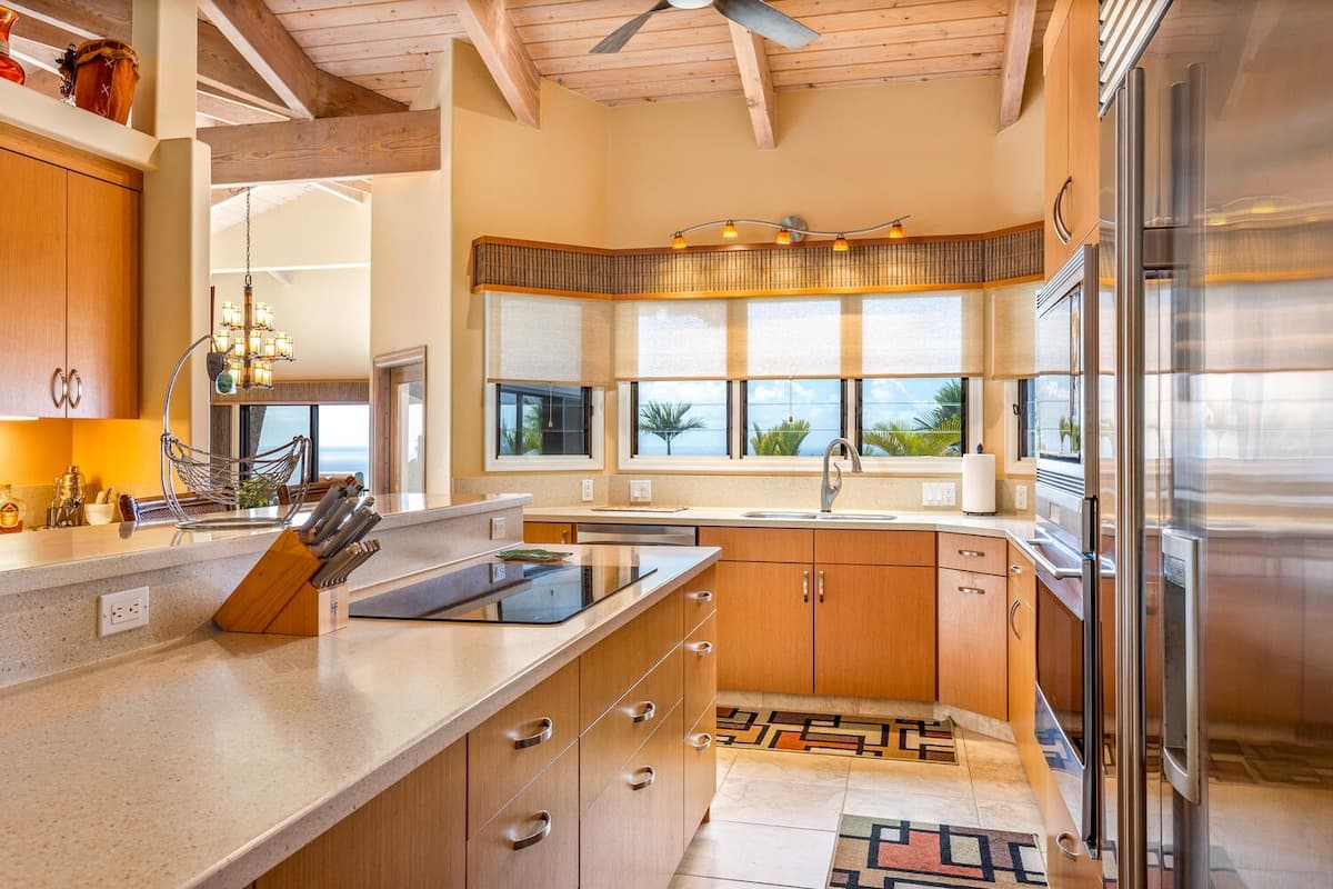 Home in Kailua-Kona · ★4.94 · 3 bedrooms · 3 beds · 3.5 baths - Photo 2