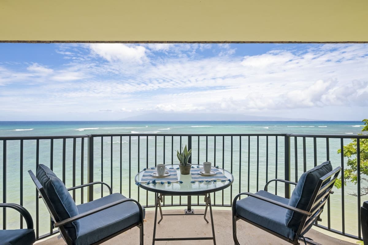 Condo in Lahaina · ★4.77 · 1 bedroom · 2 beds · 1 private bath - Photo 1