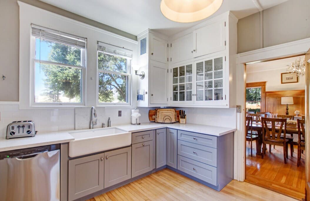 Historic 2-Acre Estate, Pool & Chef Service - Photo 2