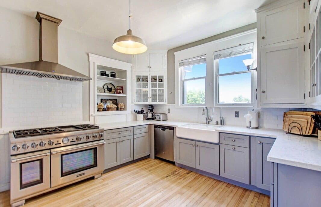 Historic 2-Acre Estate, Pool & Chef Service - Photo 1