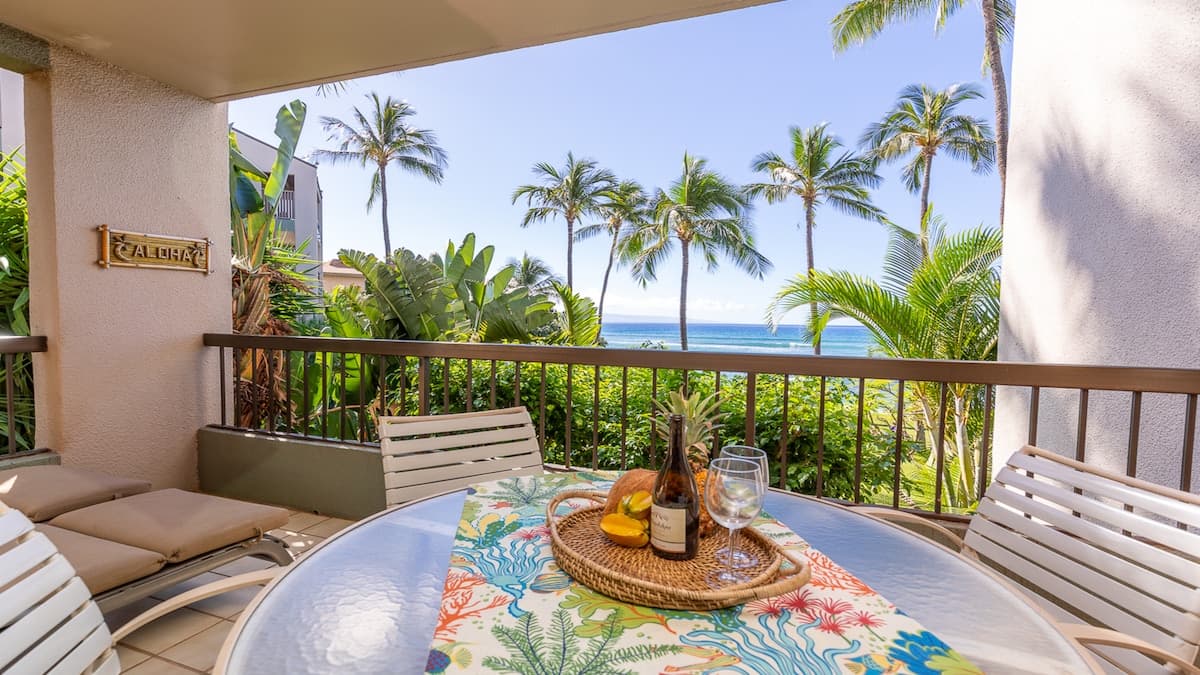 Condo in Lahaina · ★4.65 · 1 bedroom · 2 beds · 1 private bath - Photo 1