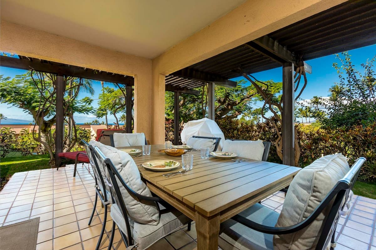 Condo in Kihei · ★4.86 · 2 bedrooms · 2 beds · 2 baths - Photo 1