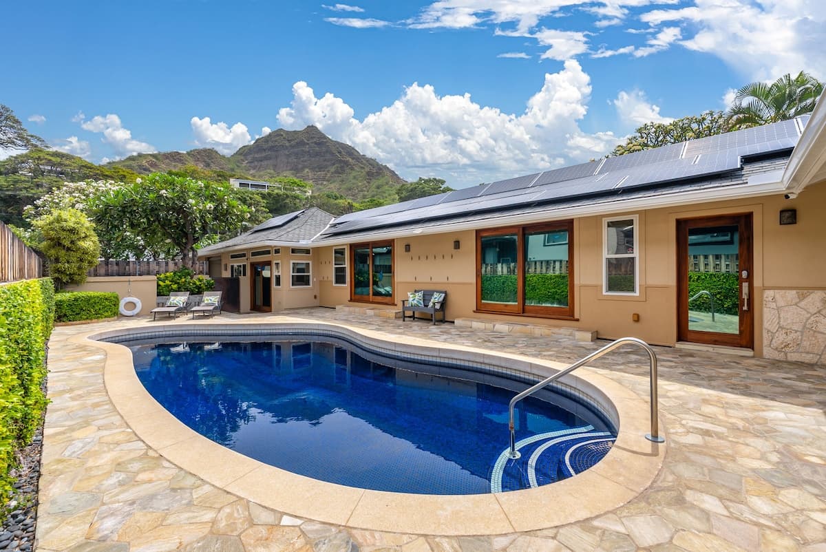 Home in Honolulu · ★4.89 · 3 bedrooms · 4 beds · 3.5 shared baths - Photo 5