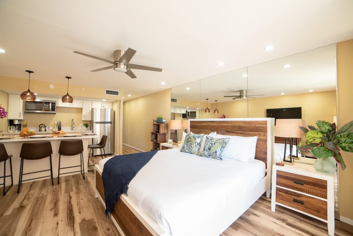 Condo in Lahaina · ★4.69 · 1 bedroom · 1 bed · 1 bath - Photo 4