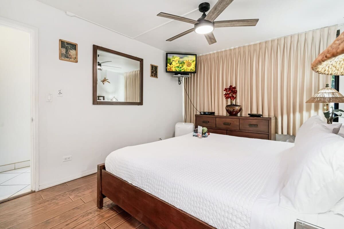 Condo in Kihei · ★4.5 · 1 bedroom · 2 beds · 2 baths - Photo 4