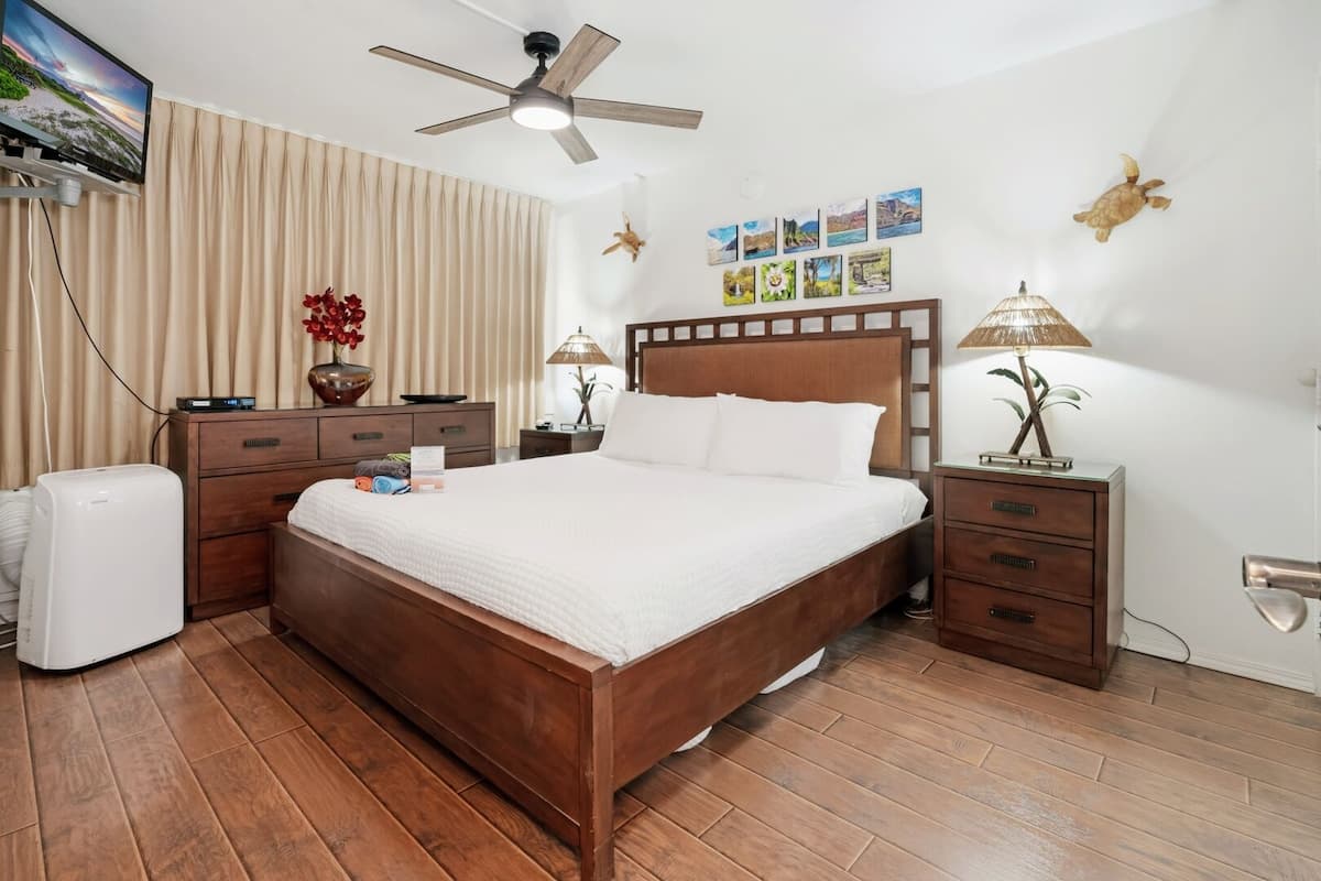 Condo in Kihei · ★4.5 · 1 bedroom · 2 beds · 2 baths - Photo 2