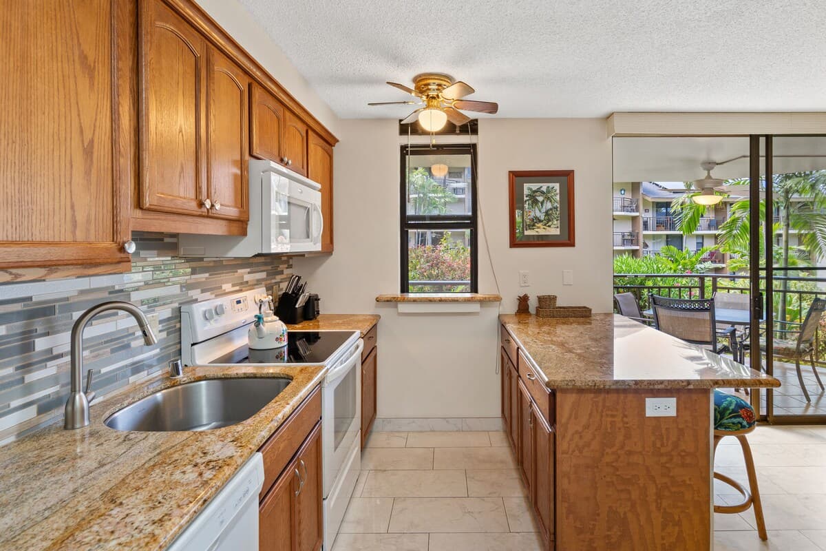 Condo in Kailua-Kona · ★4.63 · 1 bedroom · 2 beds · 1 private bath - Photo 3