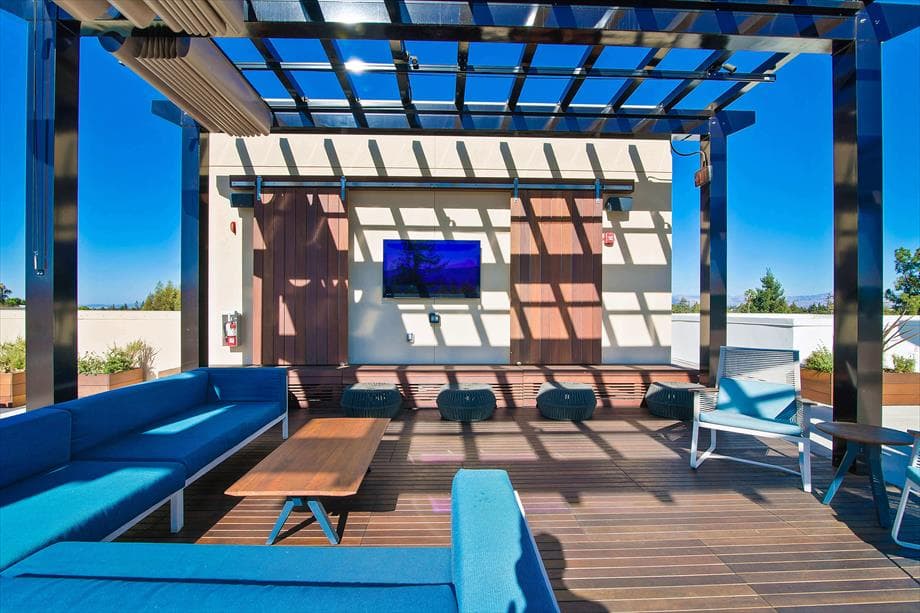 Rooftop Terrace, BBQ & Pool Onsite! nr Dining - Photo 2