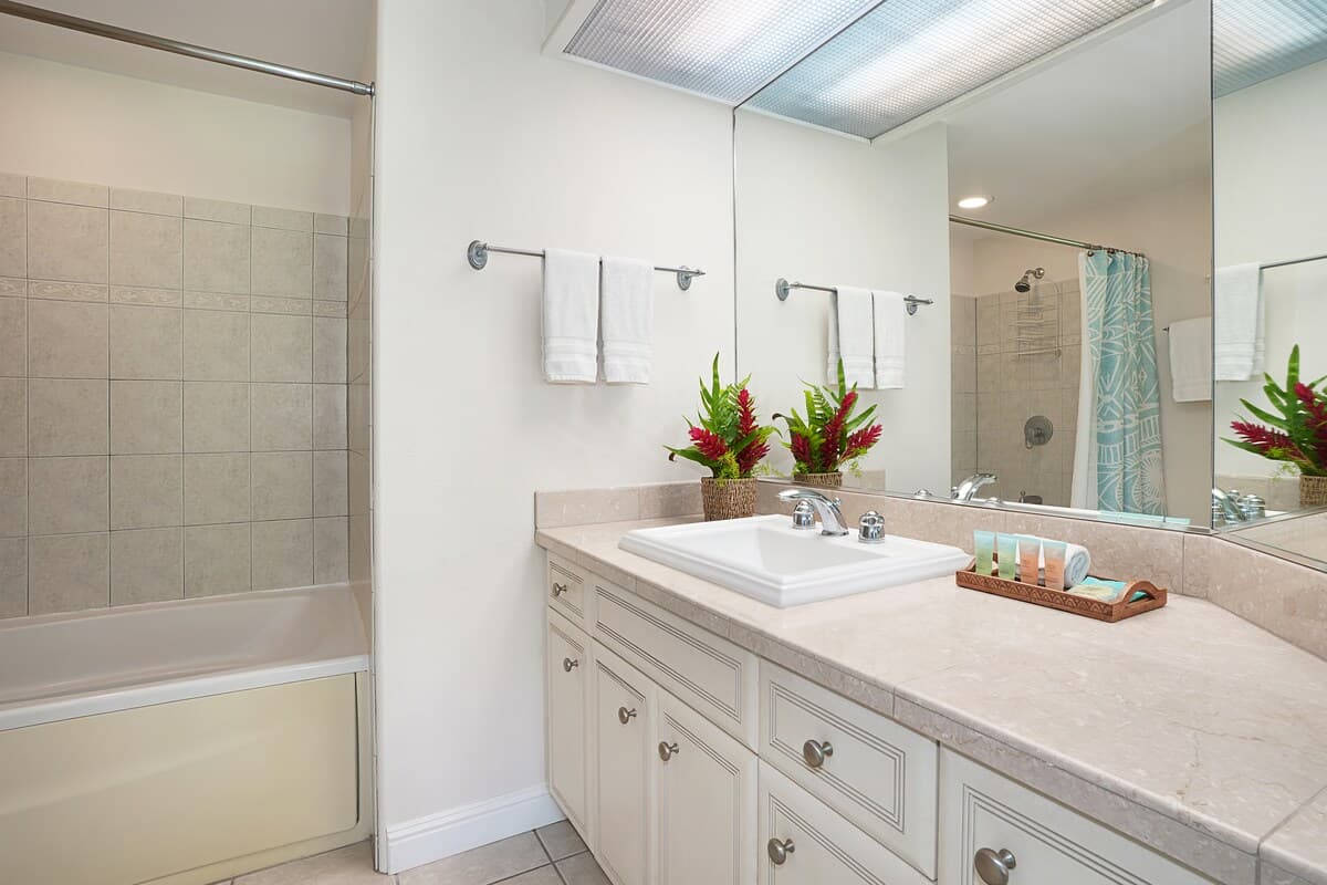 Condo in Princeville · ★4.88 · 3 bedrooms · 3 beds · 3 baths - Photo 4