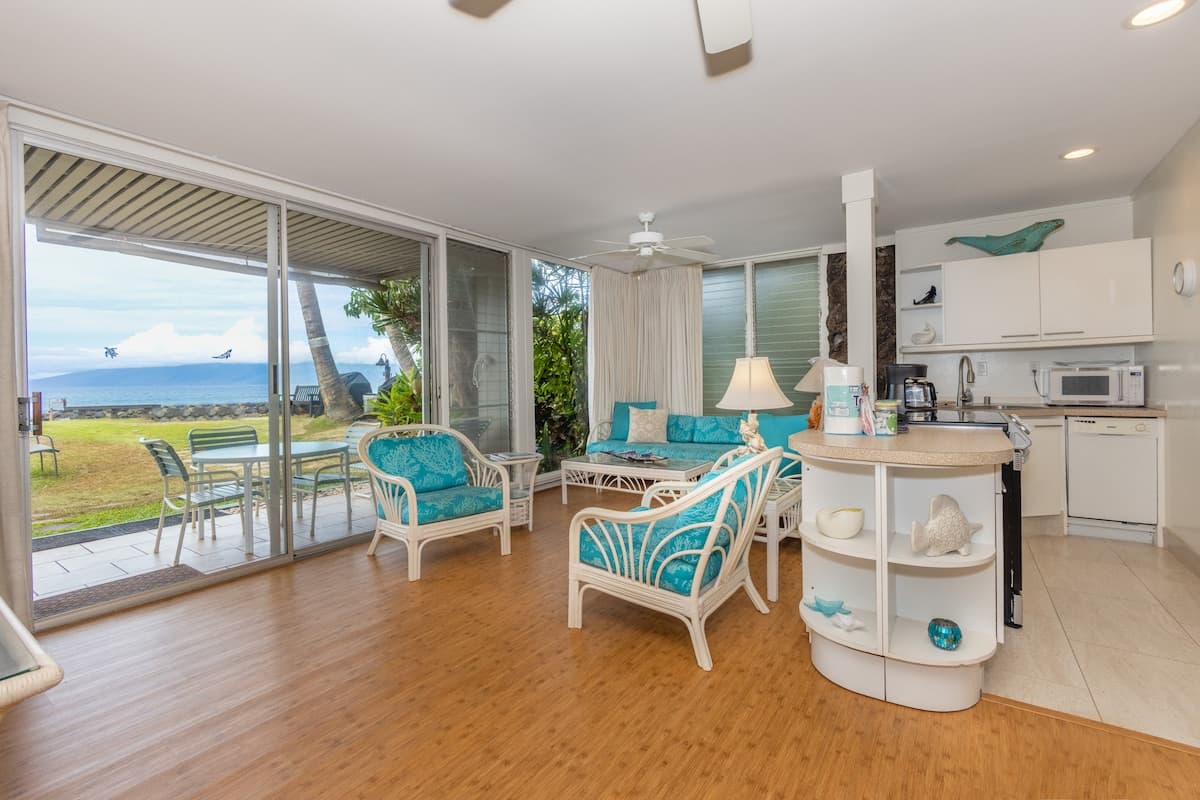 Condo in Lahaina · ★4.79 · 2 bedrooms · 3 beds · 1 private bath - Photo 1