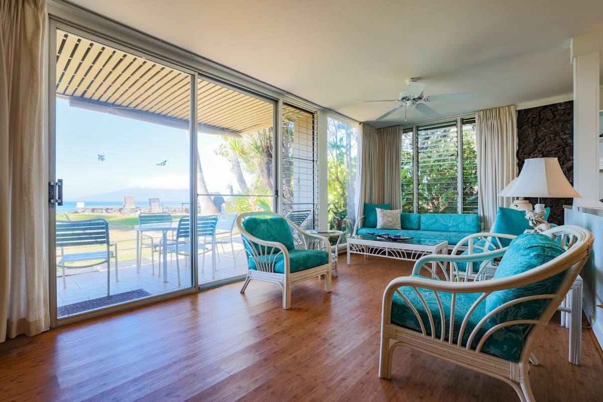 Condo in Lahaina · ★4.79 · 2 bedrooms · 3 beds · 1 private bath - Photo 5