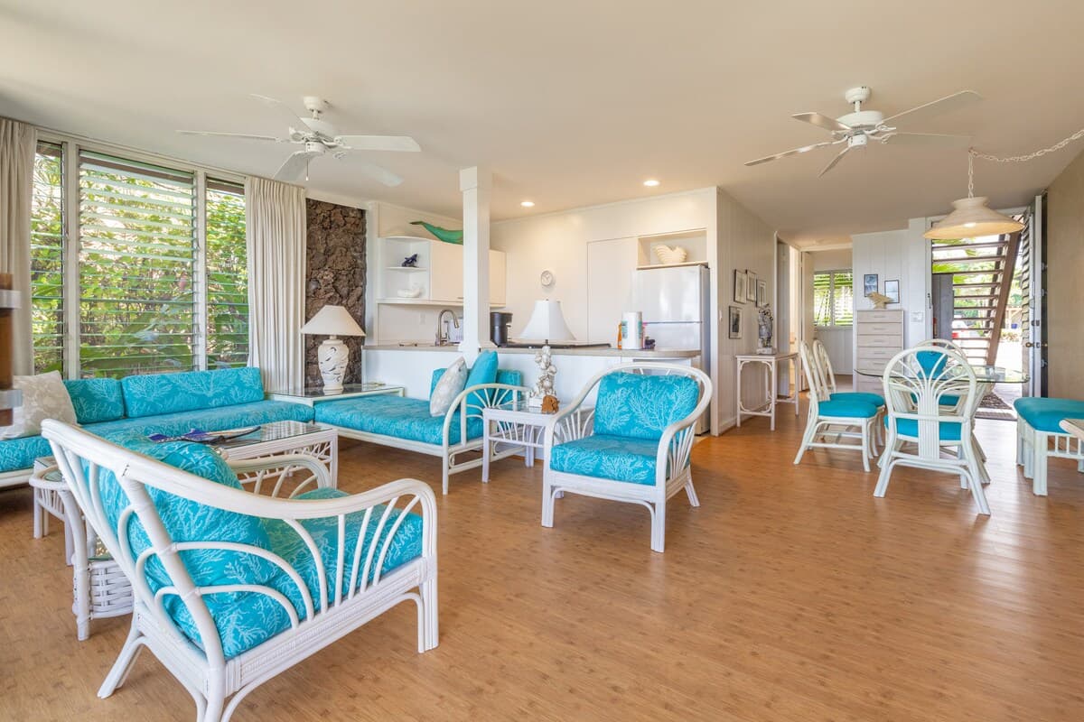 Condo in Lahaina · ★4.79 · 2 bedrooms · 3 beds · 1 private bath - Photo 4