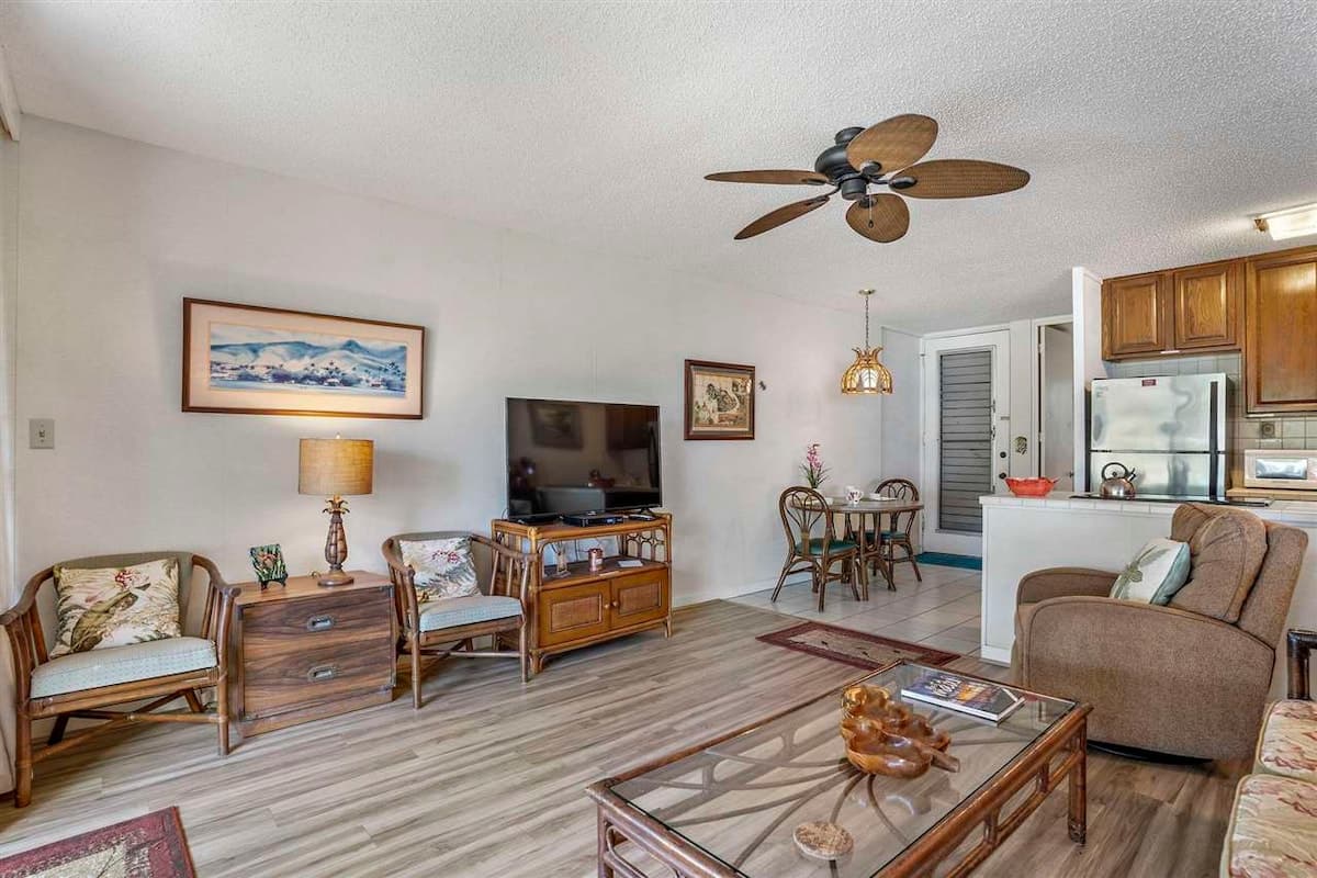 Condo in Lahaina · ★4.78 · 1 bedroom · 1 bed · 1 private bath - Photo 3