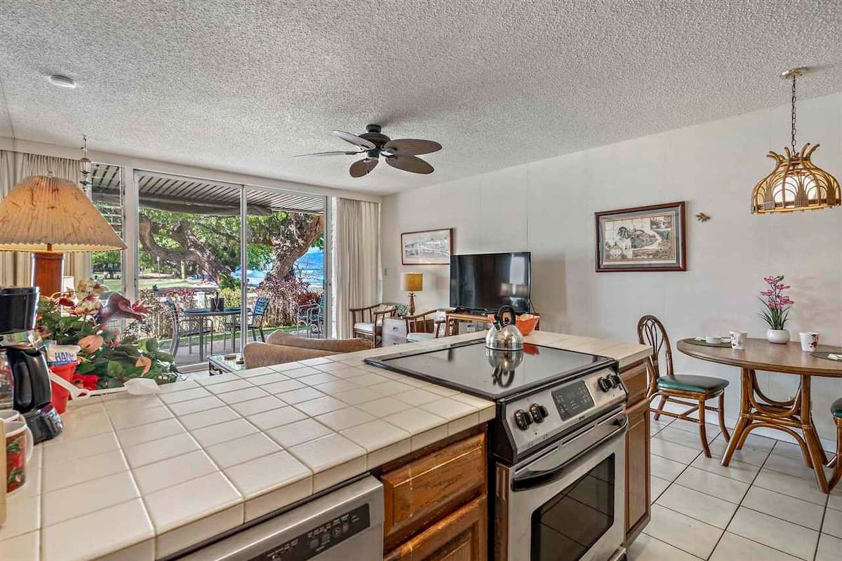 Condo in Lahaina · ★4.78 · 1 bedroom · 1 bed · 1 private bath - Photo 4