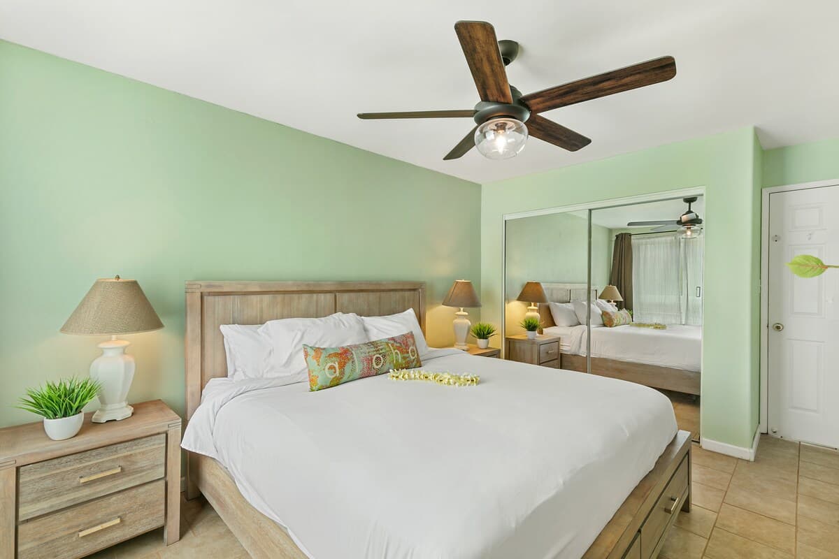 Condo in Lahaina · ★4.69 · 1 bedroom · 2 beds · 1 private bath - Photo 1