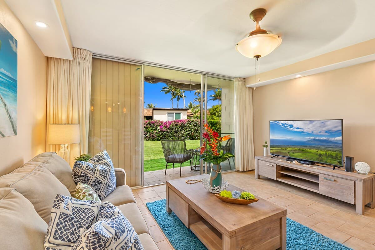 Condo in Lahaina · ★4.69 · 1 bedroom · 2 beds · 1 private bath - Photo 2