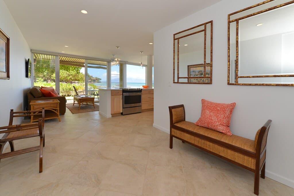 Condo in Lahaina · ★4.77 · 2 bedrooms · 5 beds · 1 bath - Photo 3