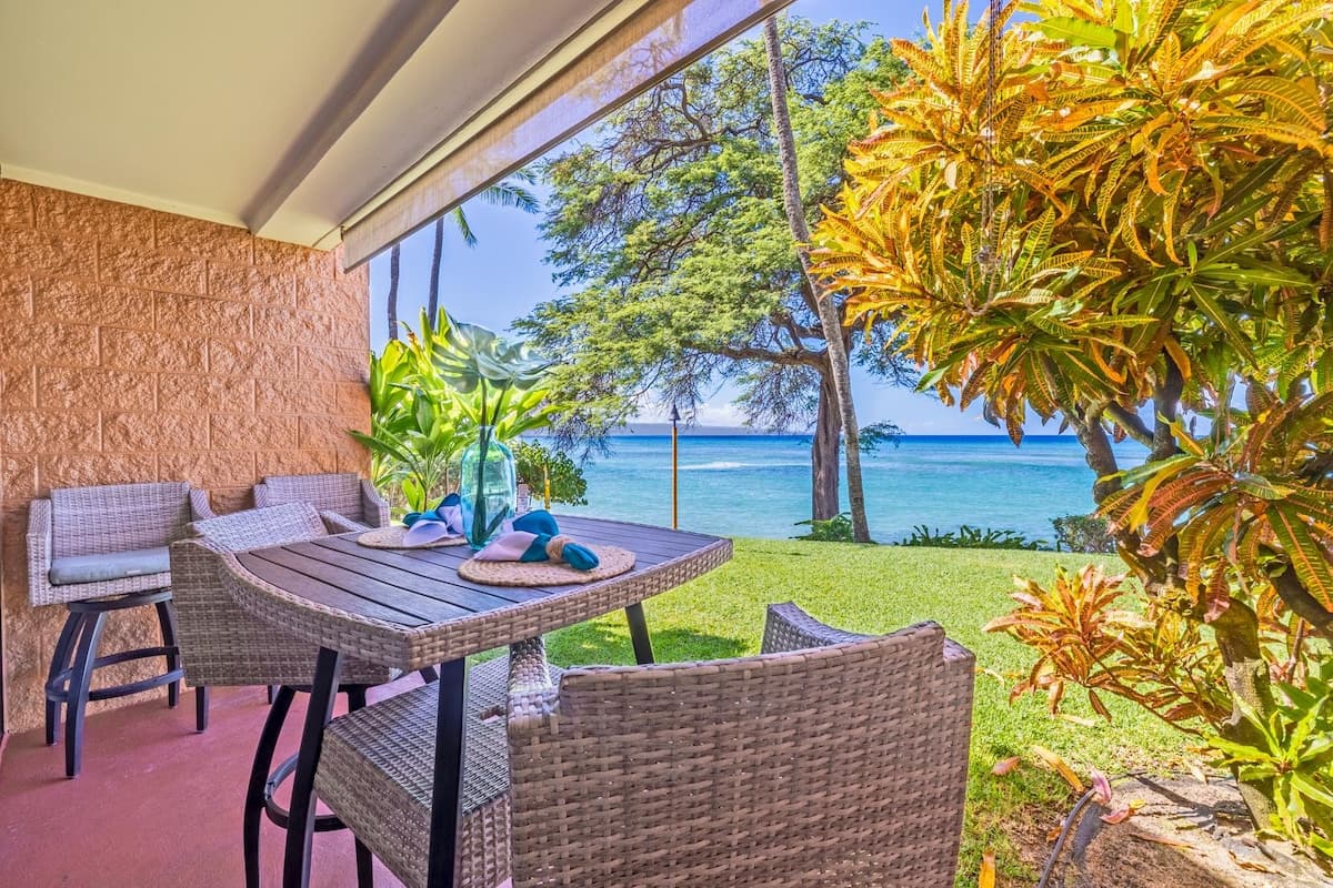 Condo in Lahaina · ★4.8 · 1 bedroom · 1 bed · 1 bath - Photo 1
