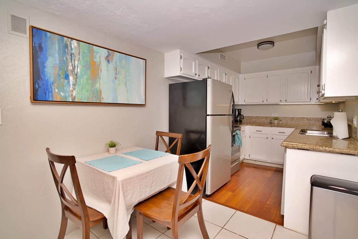 Condo in Kailua-Kona · ★4.91 · 1 bedroom · 3 beds · 1 private bath - Photo 5