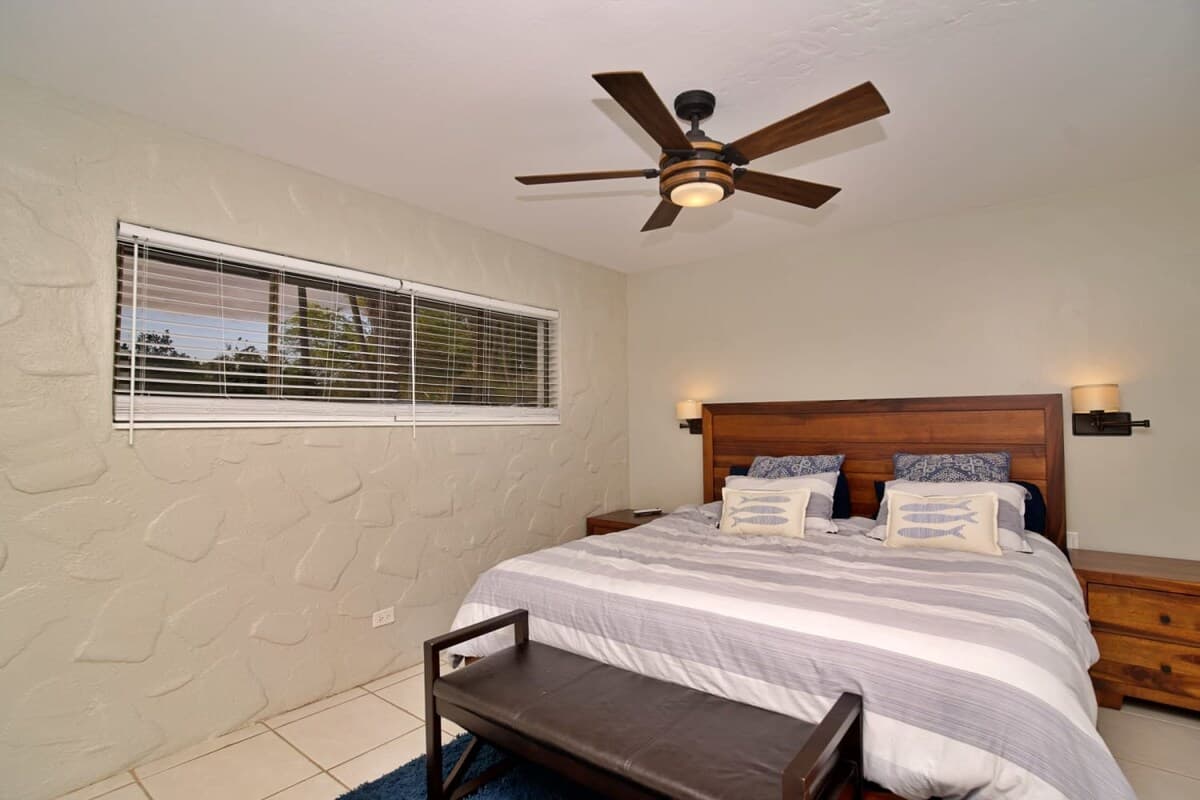 Condo in Kailua-Kona · ★4.91 · 1 bedroom · 3 beds · 1 private bath - Photo 4