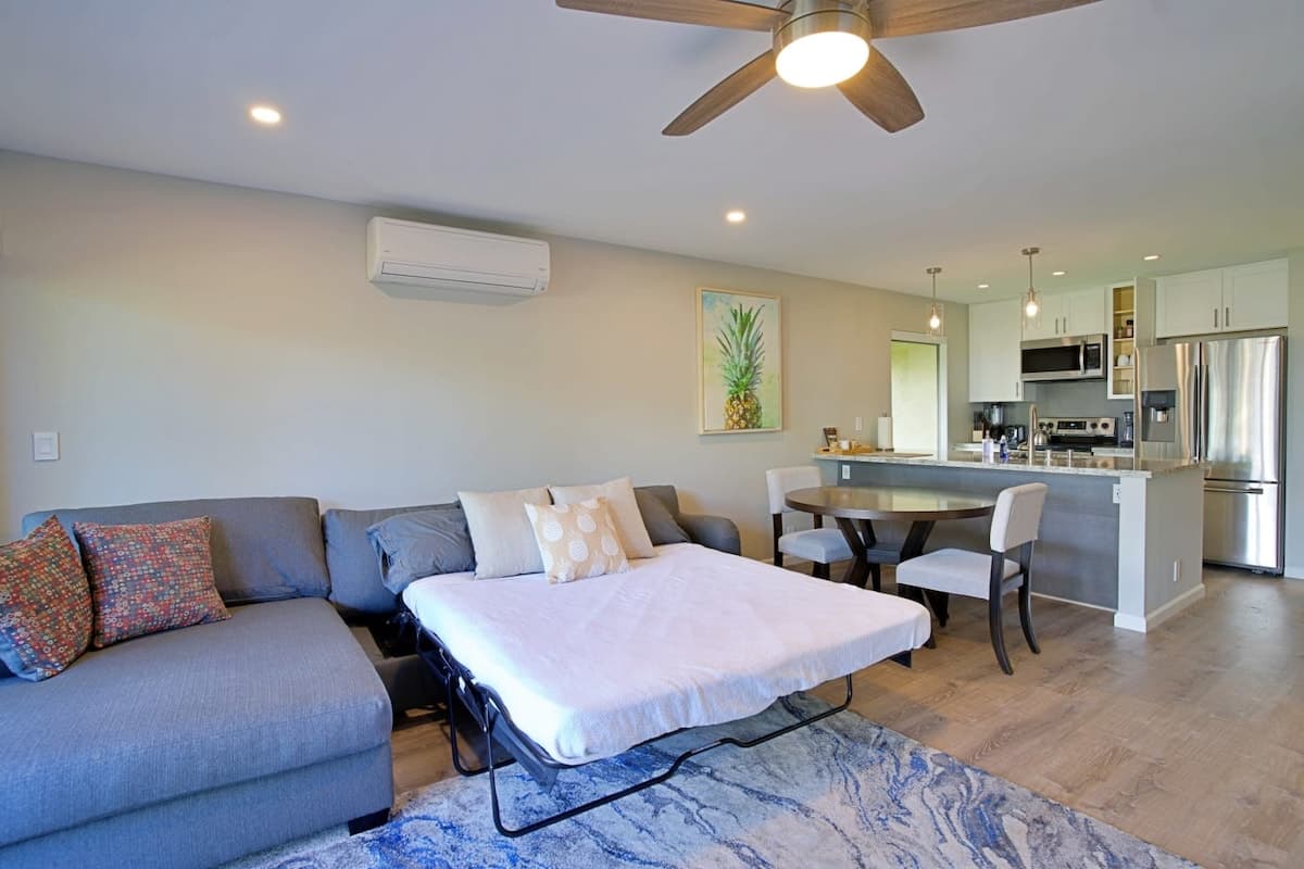 Condo in Kihei · ★4.92 · 1 bedroom · 2 beds · 2 private baths - Photo 4