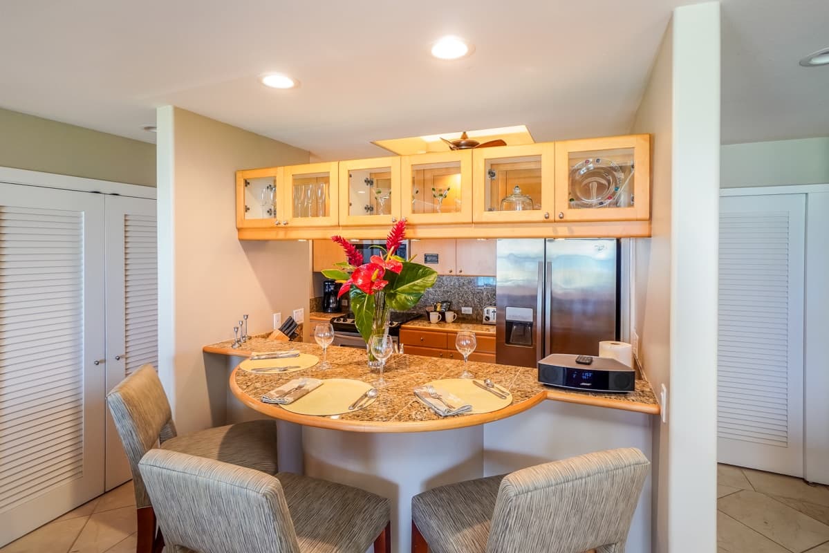 Condo in Kailua-Kona · ★4.75 · 2 bedrooms · 4 beds · No bathroom - Photo 5