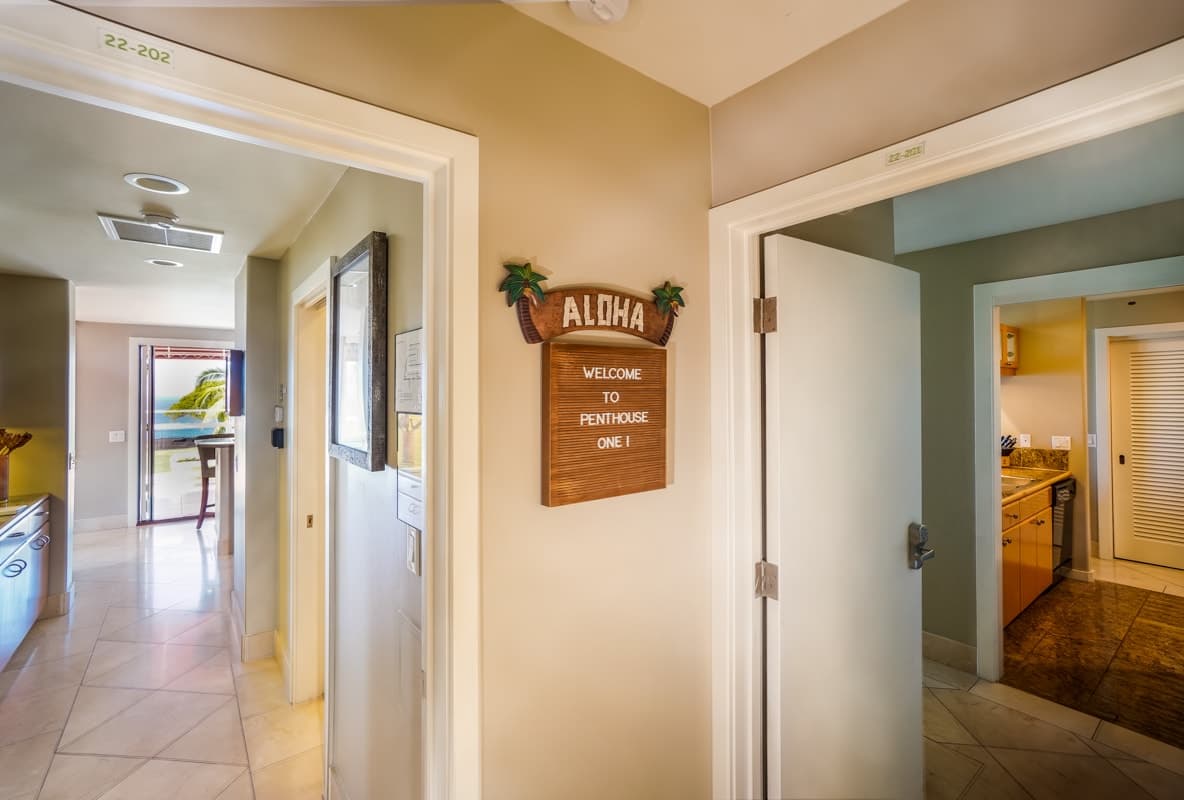 Condo in Kailua-Kona · ★4.75 · 2 bedrooms · 4 beds · No bathroom - Photo 3