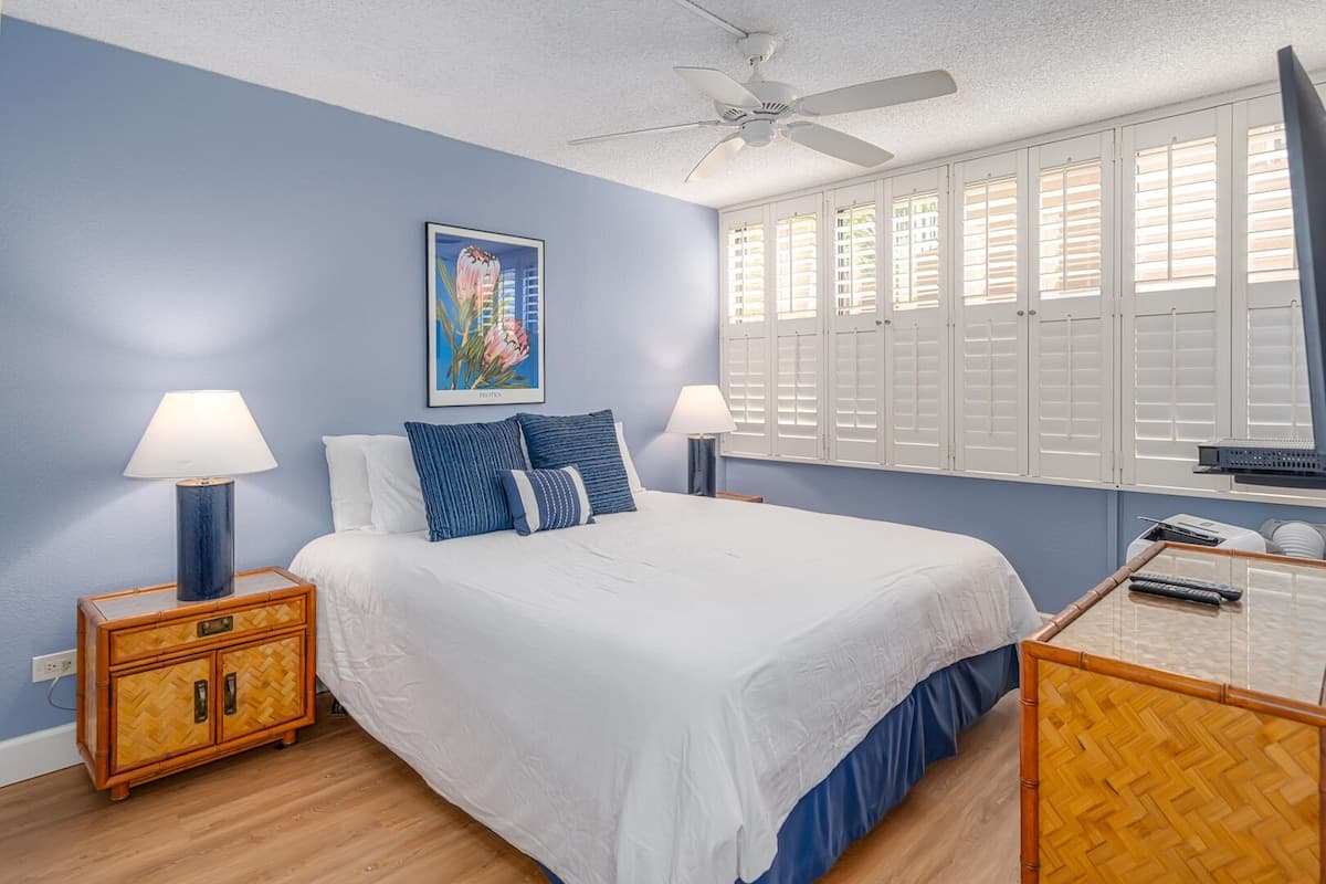 Condo in Kihei · ★4.85 · 1 bedroom · 2 beds · 2 private baths - Photo 4