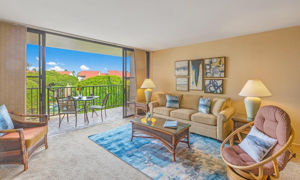 Condo in Lahaina · ★4.57 · 1 bedroom · 2 beds · 1 bath - Photo 1