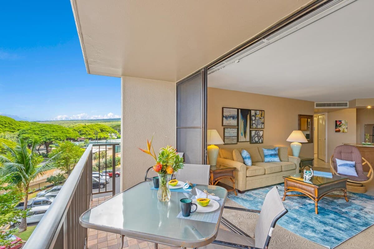 Condo in Lahaina · ★4.57 · 1 bedroom · 2 beds · 1 bath - Photo 2