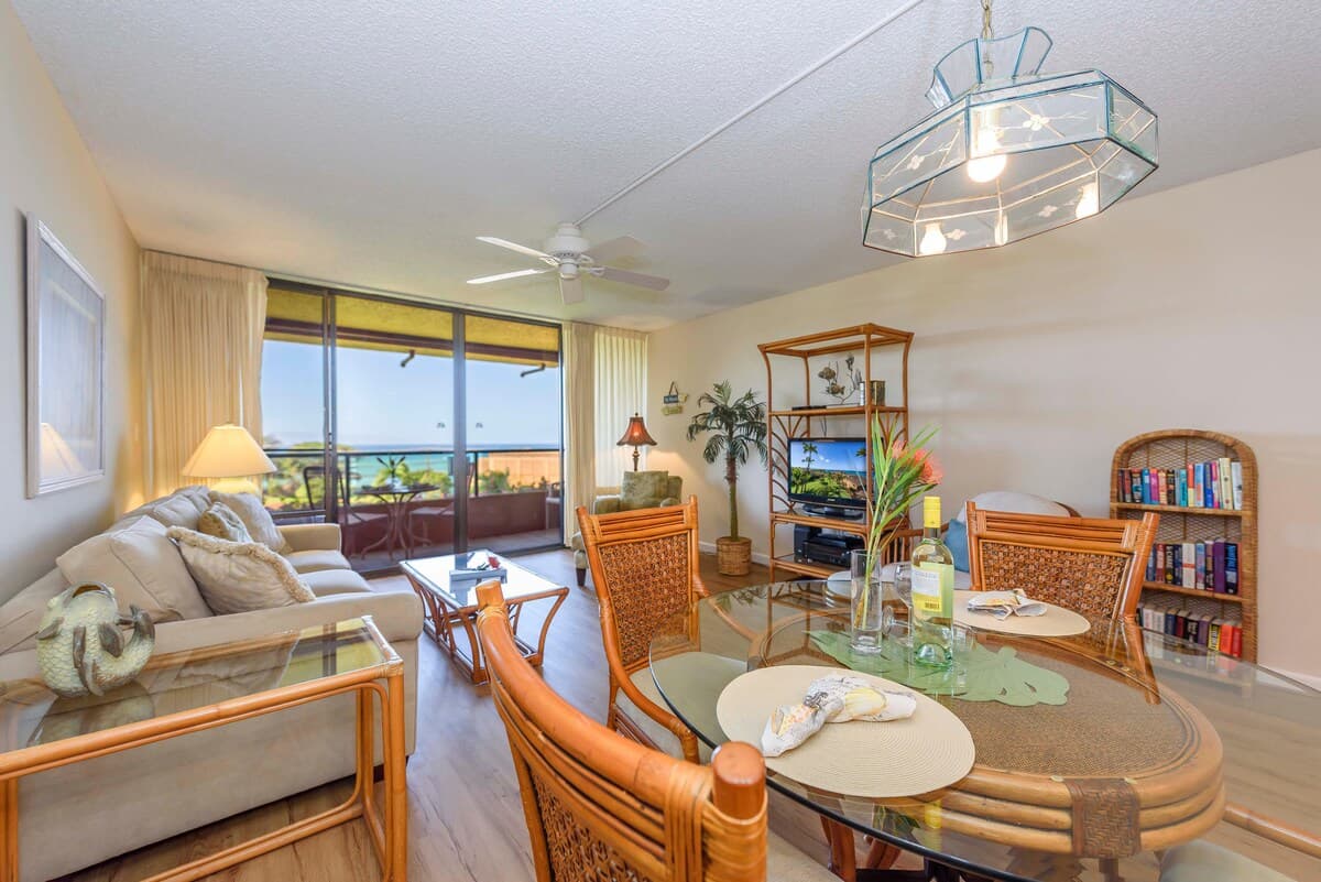Condo in Lahaina · ★4.82 · 1 bedroom · 2 beds · 1 bath - Photo 4