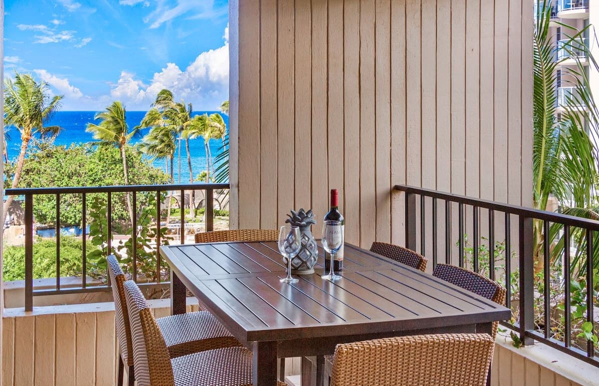 Condo in Lahaina · ★5.0 · 2 bedrooms · 3 beds · 2 baths - Photo 3