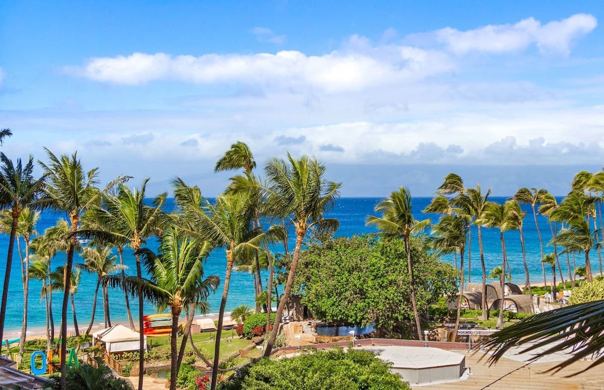 Condo in Lahaina · ★5.0 · 2 bedrooms · 3 beds · 2 baths - Photo 1