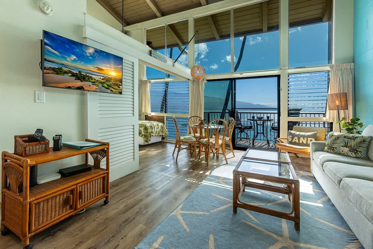 Condo in Wailuku · ★4.86 · 2 bedrooms · 4 beds · 2 private baths - Photo 5