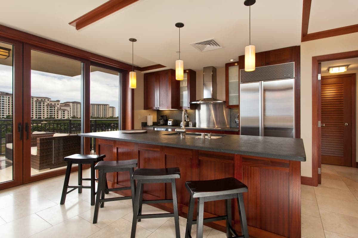 Condo in Kapolei · ★4.67 · 3 bedrooms · 4 beds · 3 private baths - Photo 1