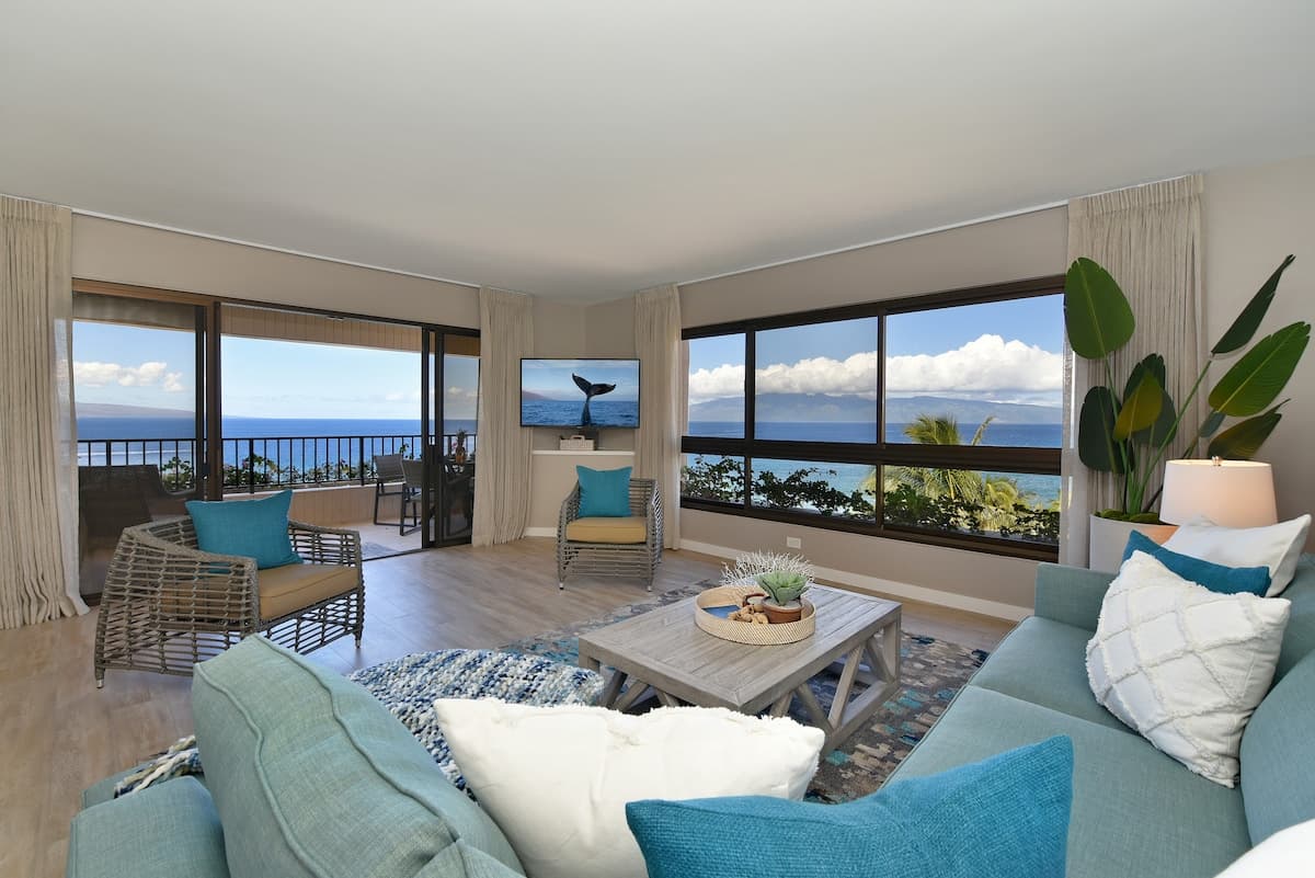 Condo in Lahaina · ★5.0 · 2 bedrooms · 4 beds · 2 baths - Photo 2