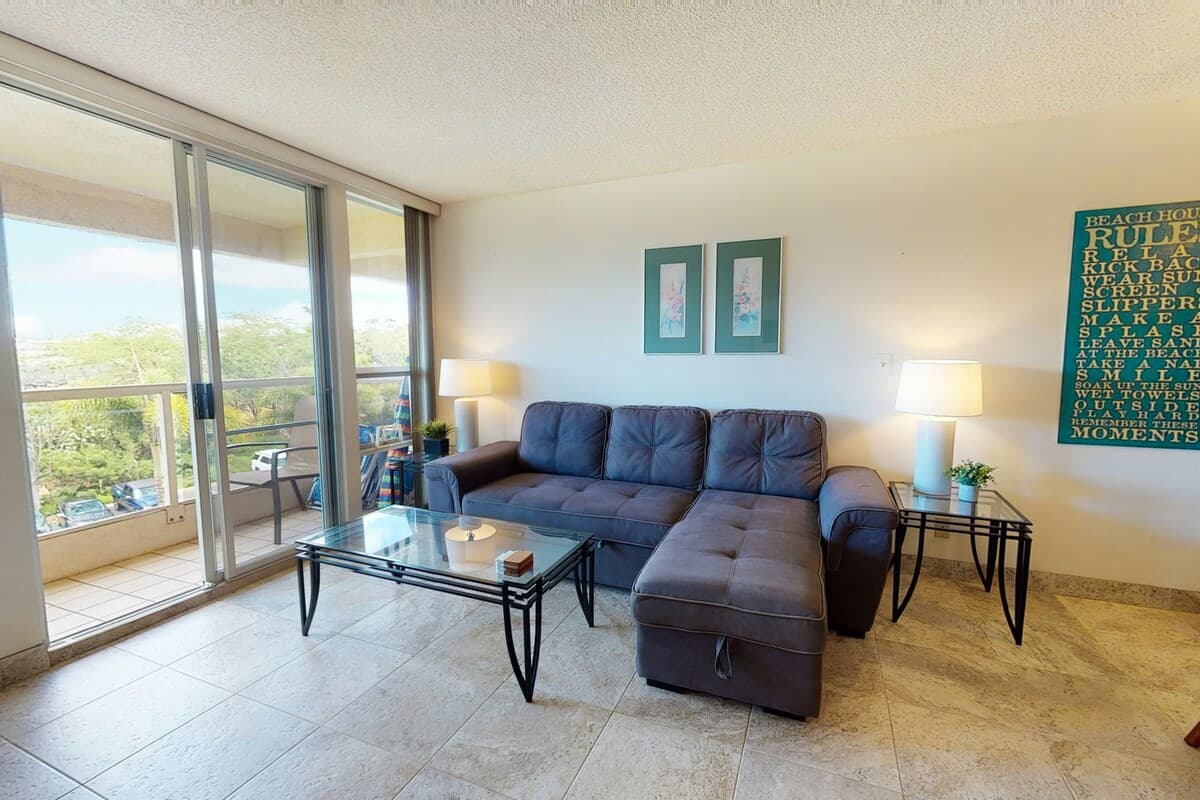 Condo in Kihei · ★4.77 · 1 bedroom · 2 beds · 1 shared bath - Photo 4