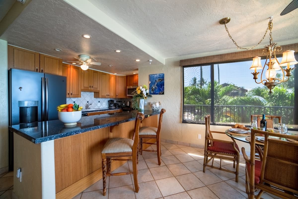 Condo in Lahaina · ★4.8 · 1 bedroom · 1 bed · 1 bath - Photo 3