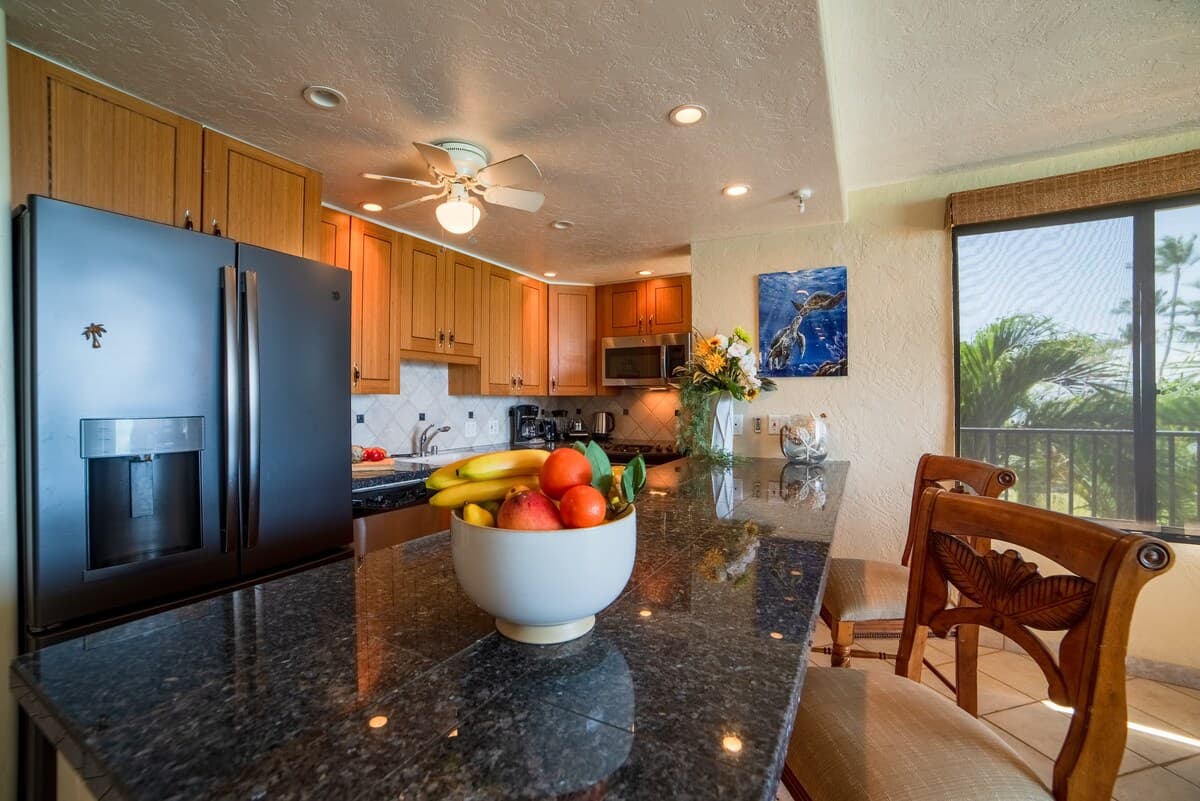 Condo in Lahaina · ★4.8 · 1 bedroom · 1 bed · 1 bath - Photo 4