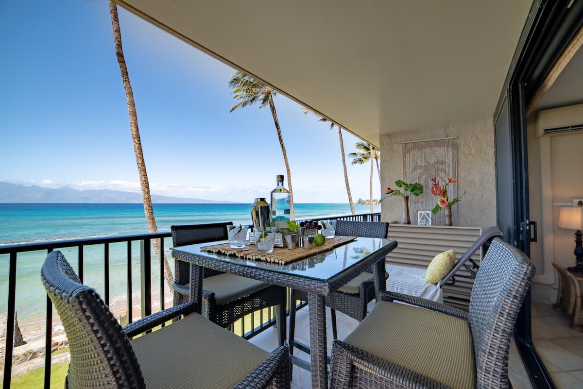 Condo in Lahaina · ★4.8 · 1 bedroom · 1 bed · 1 bath - Photo 1