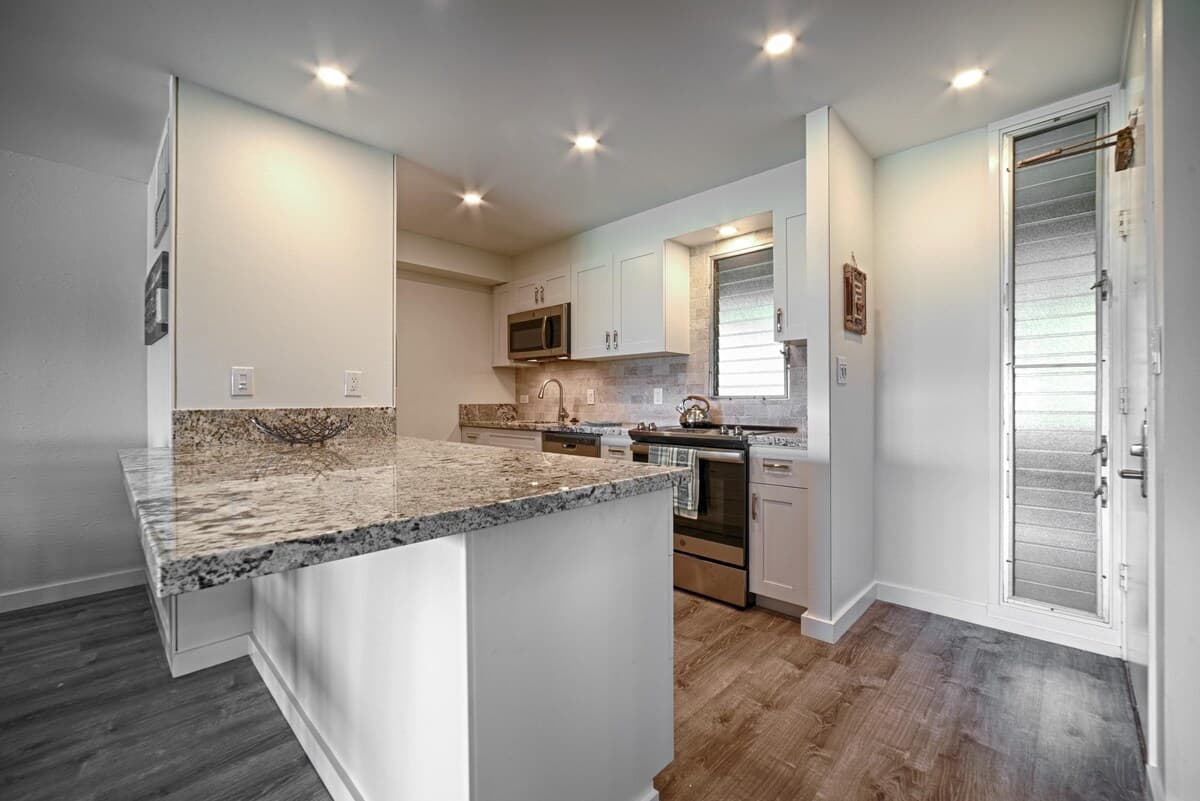 Condo in Lahaina · ★5.0 · 1 bedroom · 2 beds · 1 bath - Photo 5