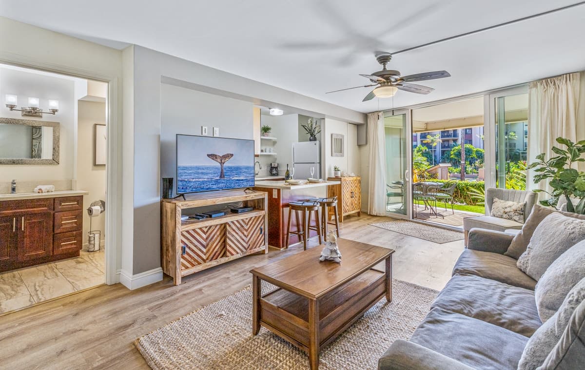 Condo in Lahaina · ★4.55 · 1 bedroom · 2 beds · 1 bath - Photo 1