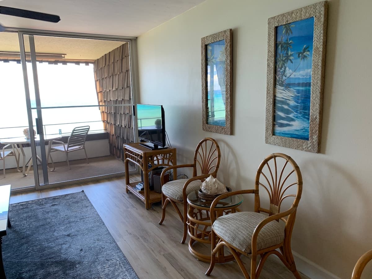 Condo in Lahaina · ★4.98 · 1 bedroom · 1 bed · 1 private bath - Photo 5