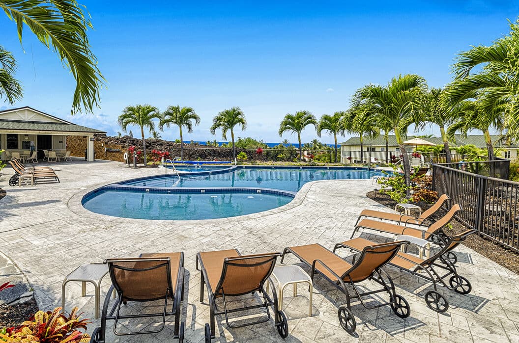 Townhouse in Kailua-Kona · ★5.0 · 3 bedrooms · 3 beds · 2.5 baths - Photo 5