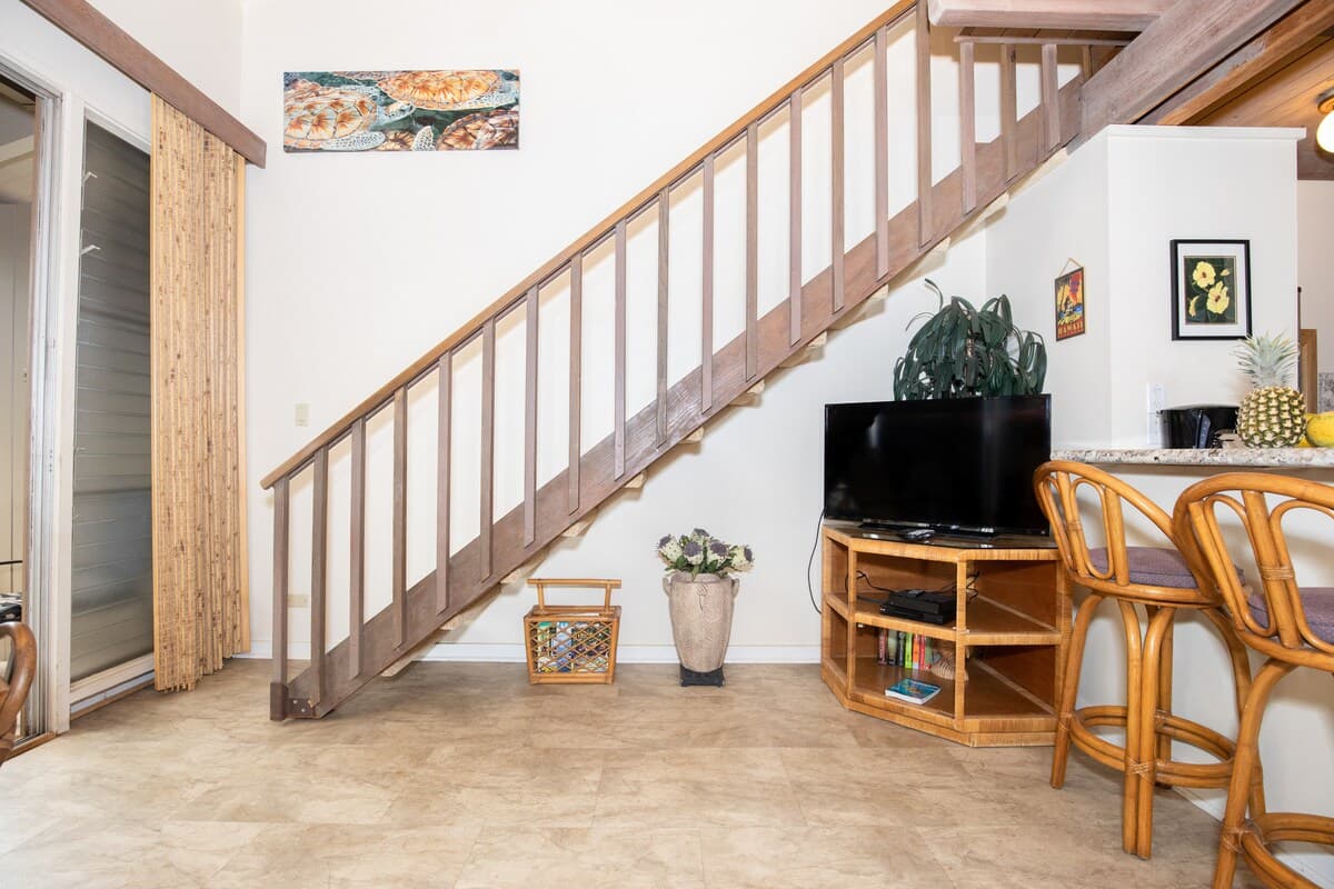 Condo in Lahaina · ★4.76 · 2 bedrooms · 2 beds · 2 private baths - Photo 2