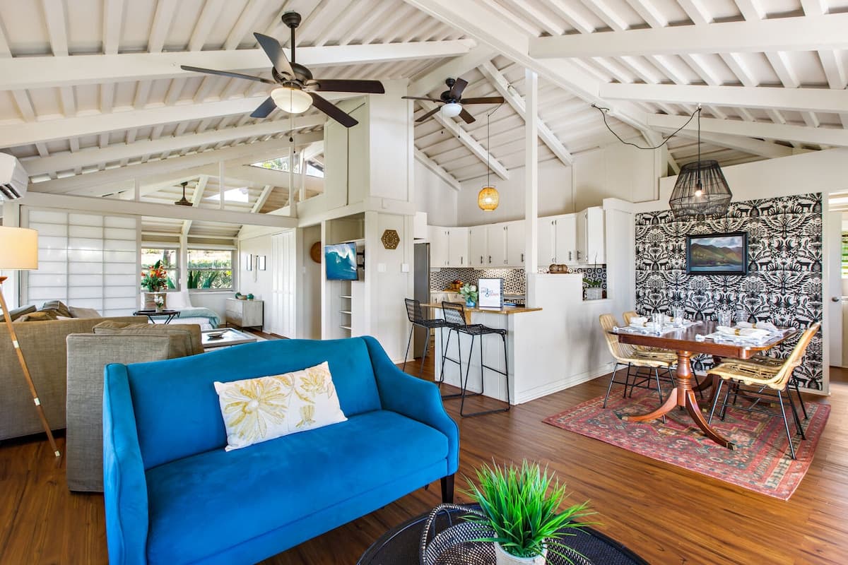 Condo in Lahaina · ★4.27 · 2 bedrooms · 3 beds · 1.5 baths - Photo 2